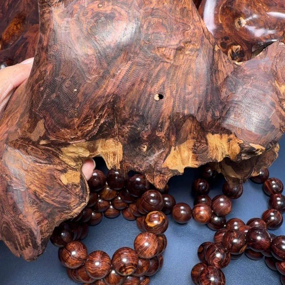 奋***后黄花梨/降香黄檀把件海南黄花梨留疤料492克