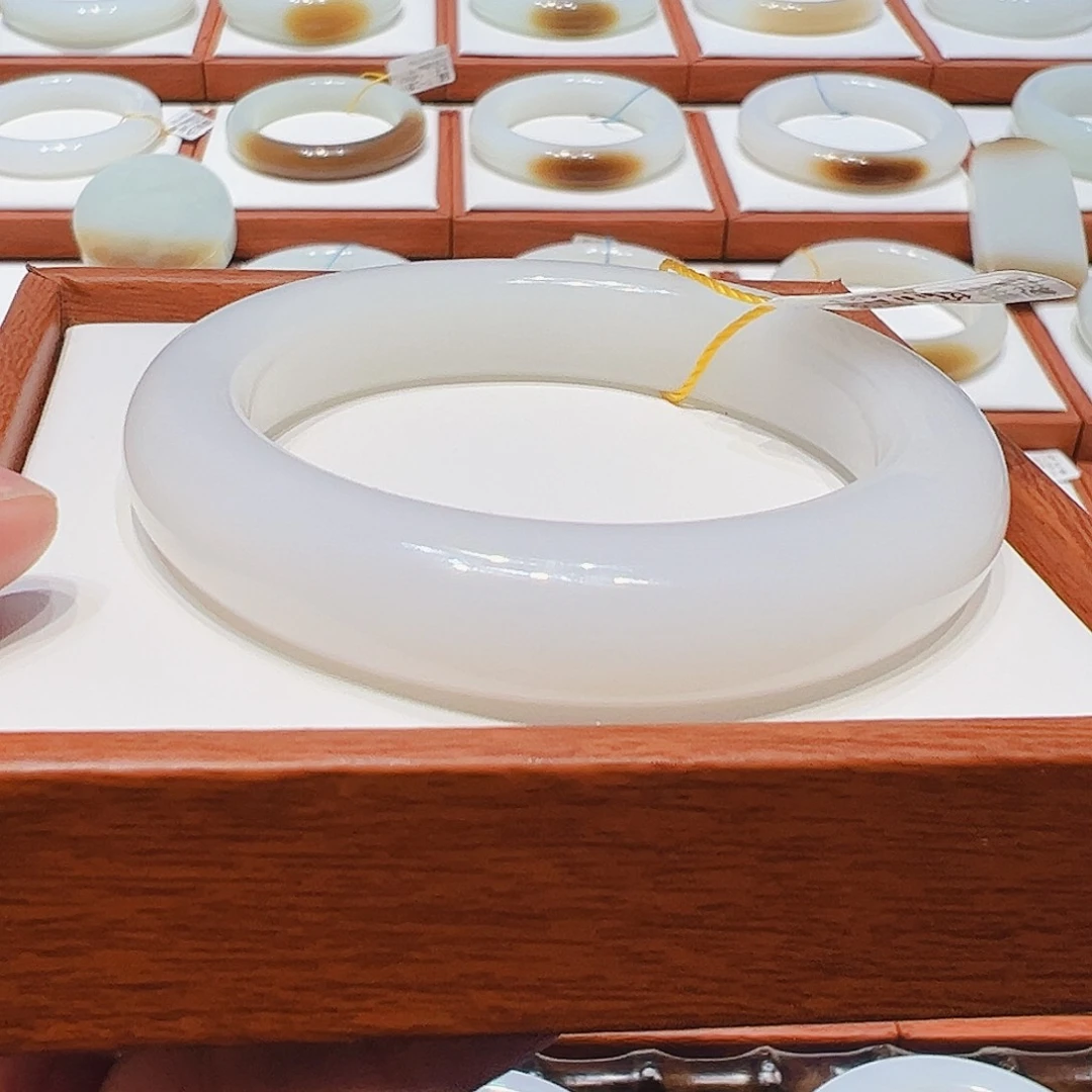 和田玉未镶嵌手镯羊脂白5556