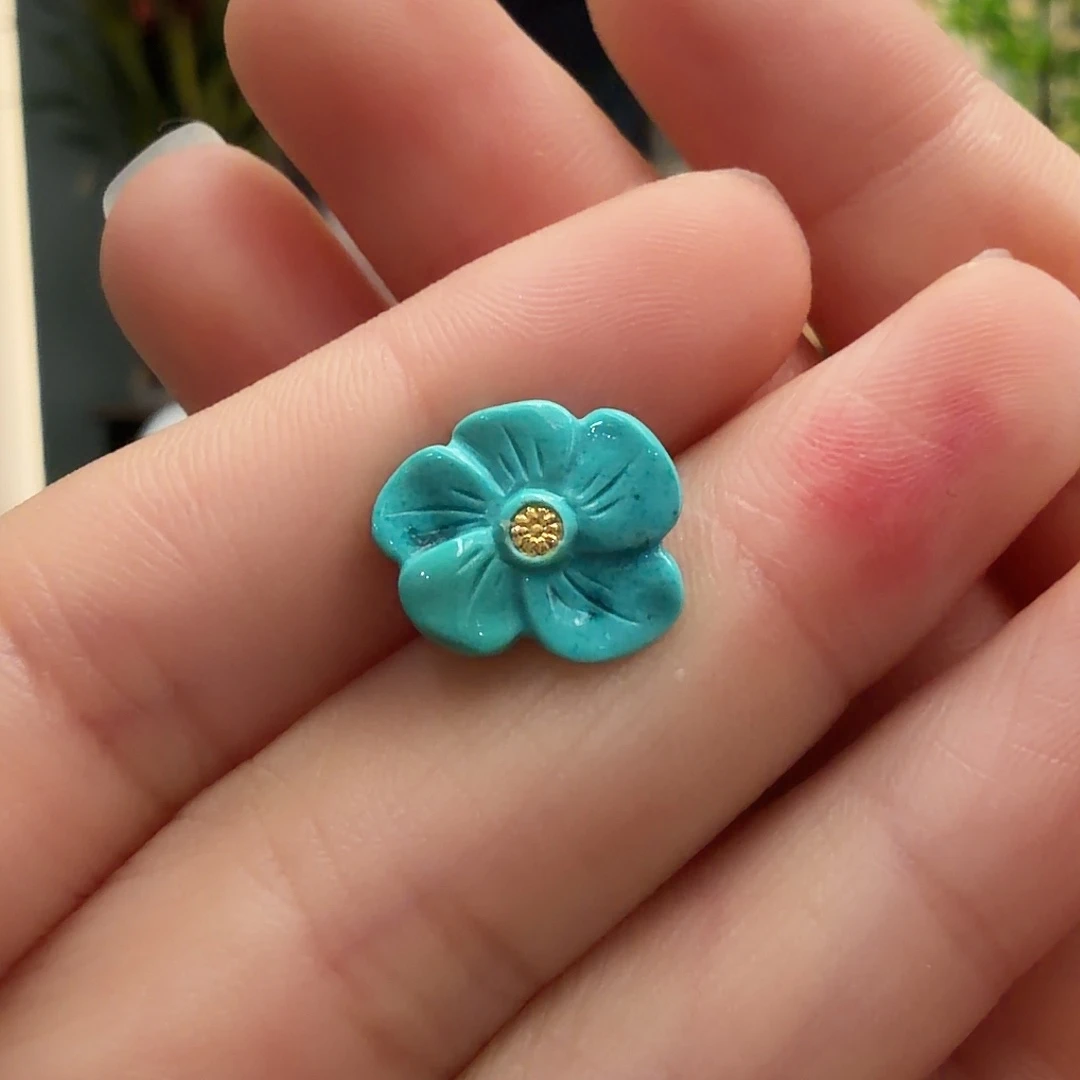 绿松石未镶嵌颈饰