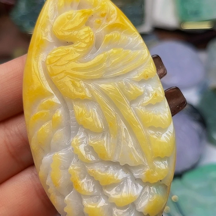 翡翠未镶嵌颈饰挂件