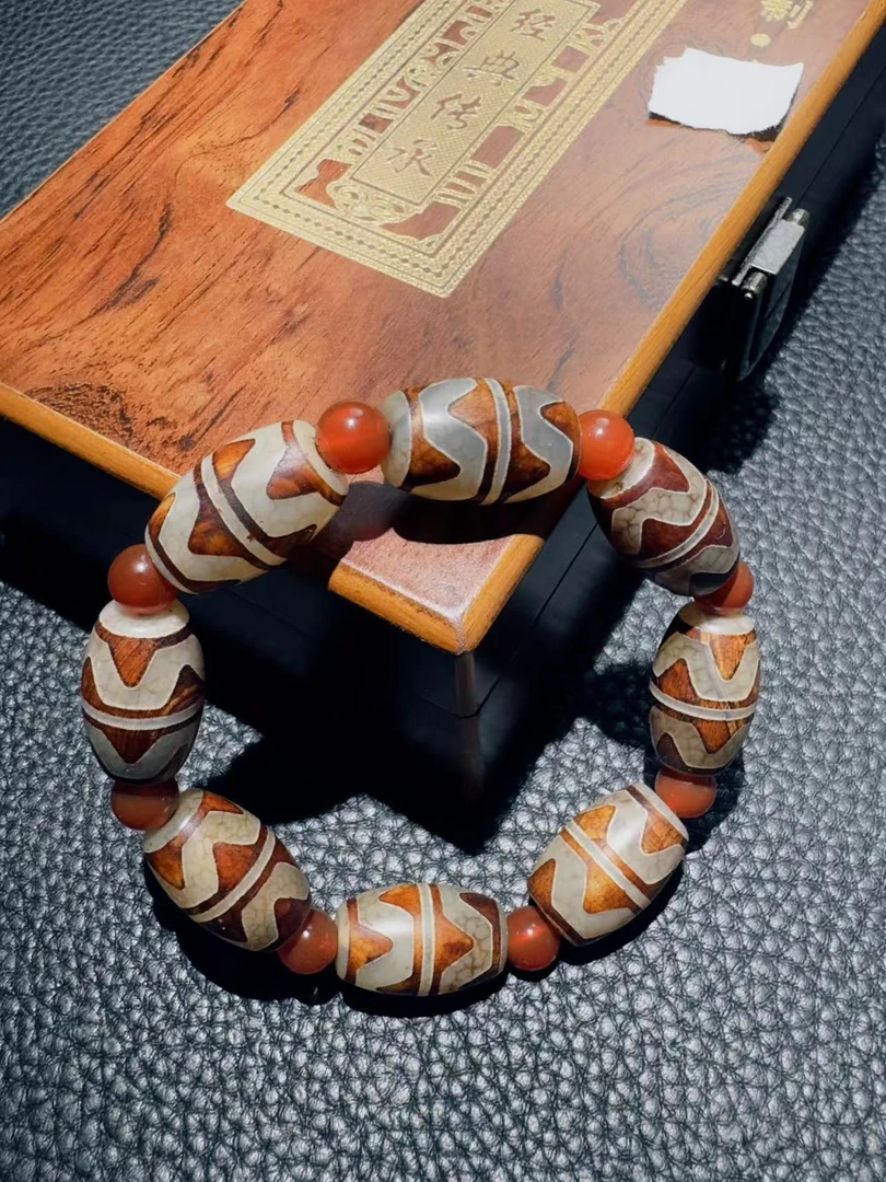 （小师弟）典藏S级牙黄虎牙手串