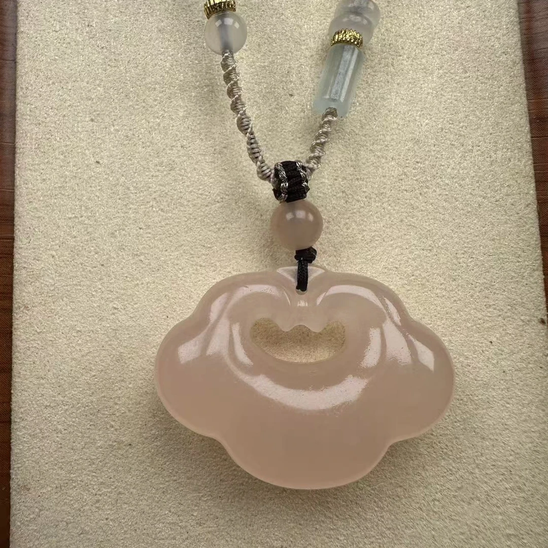 天然玉石祥云锁吊坠