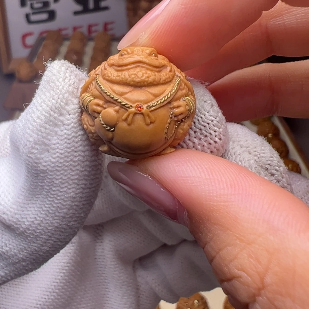 猴头核桃把件镶嵌款元帅金蟾全品有正常封口线
