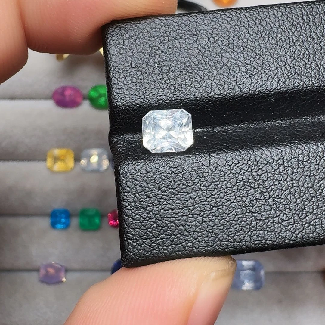 彩色蓝宝石裸石1.6ct白蓝宝