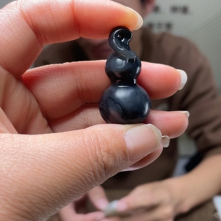 和田玉未镶嵌把件