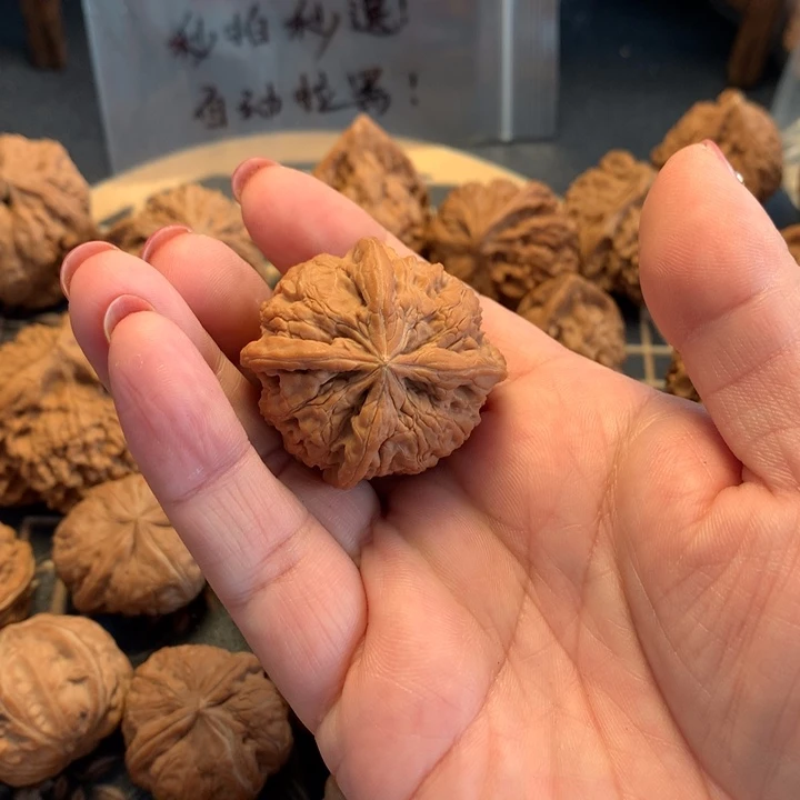 李***室大叶紫檀（黑酸枝木类）四棱……