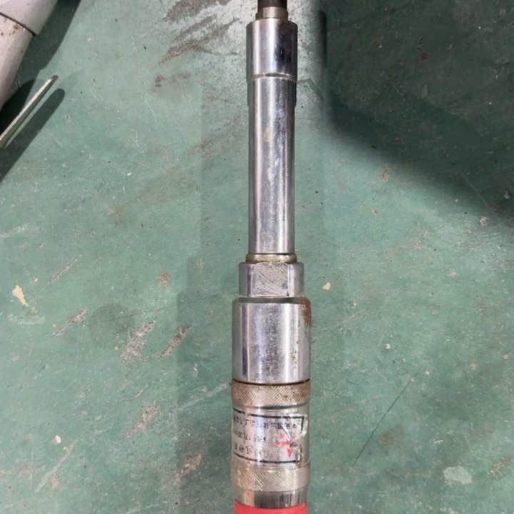 细长头的打磨机一台