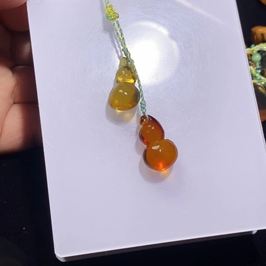 琥珀画琥珀未镶嵌手机挂