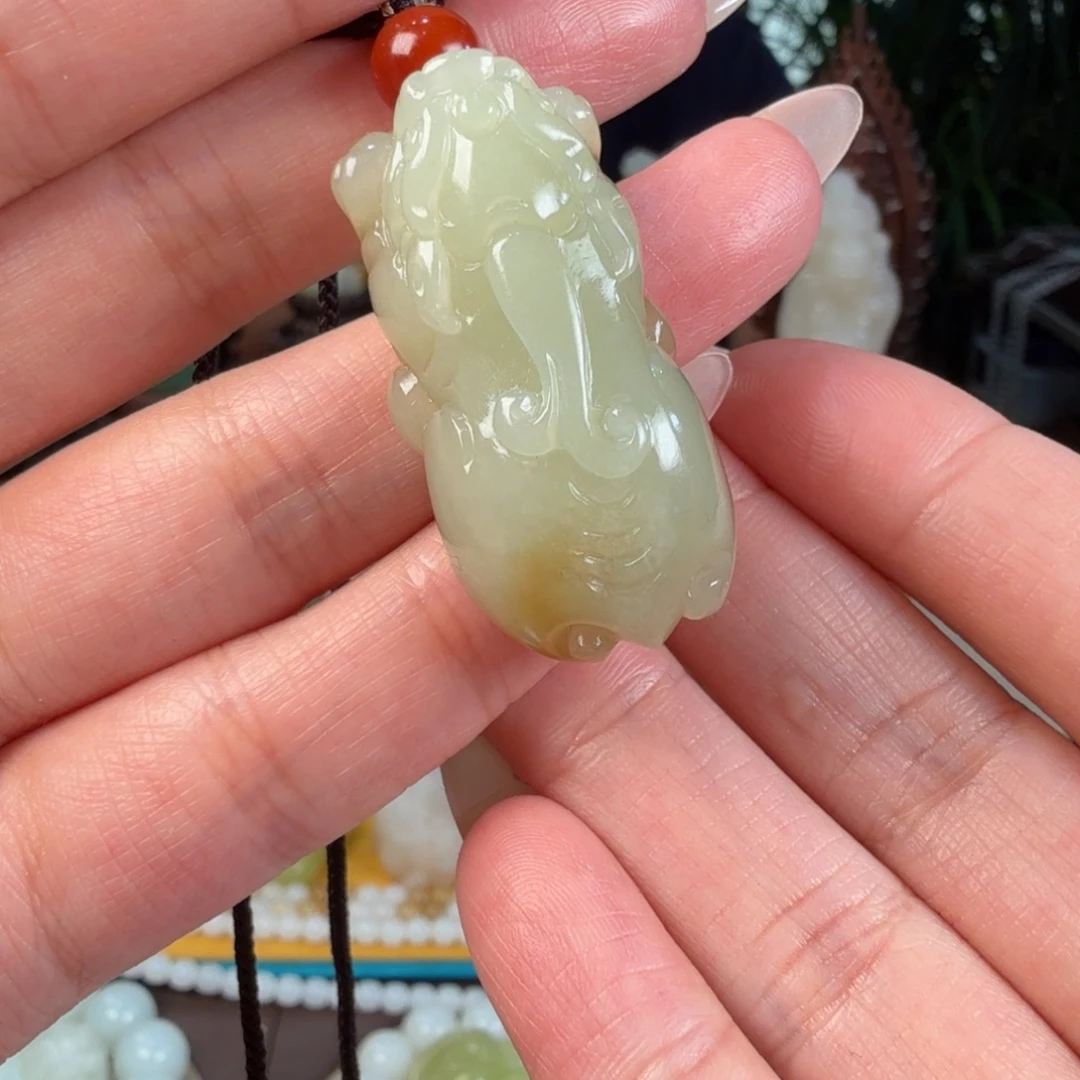 海***清和田玉未镶嵌颈饰