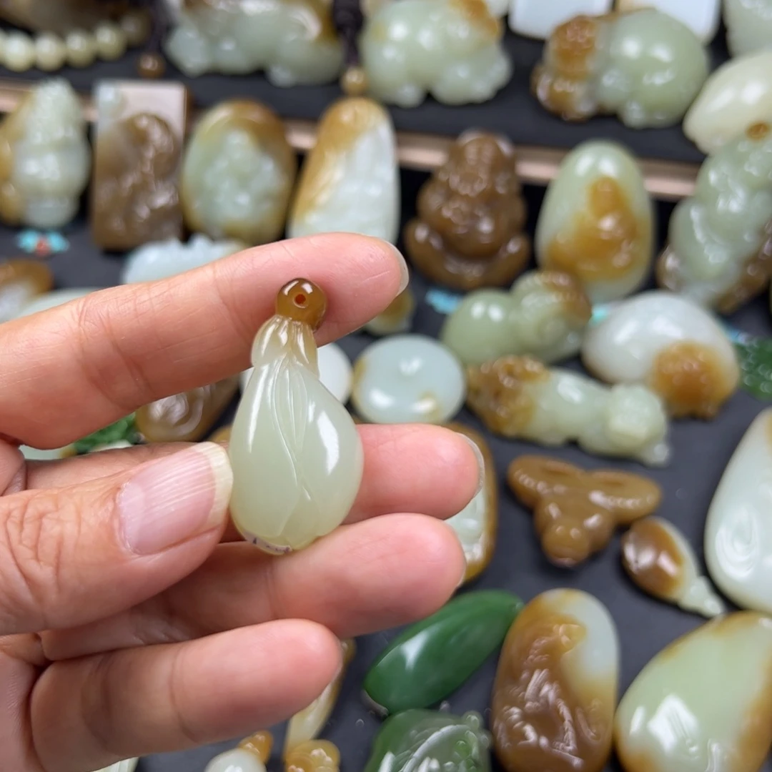 和田玉（糖玉）未镶嵌颈饰