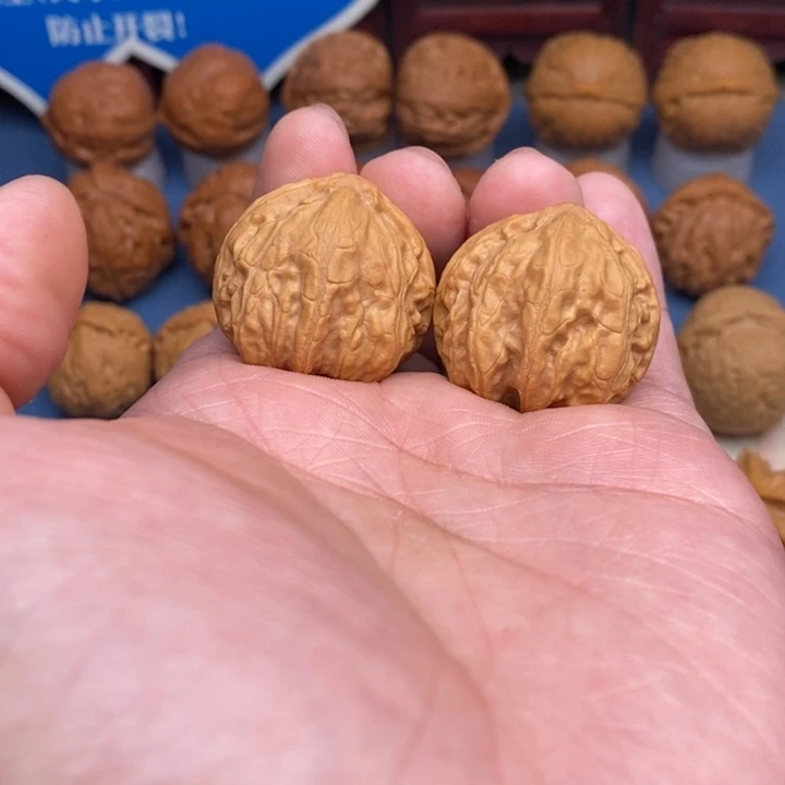 文玩核桃把件任****风粗筋