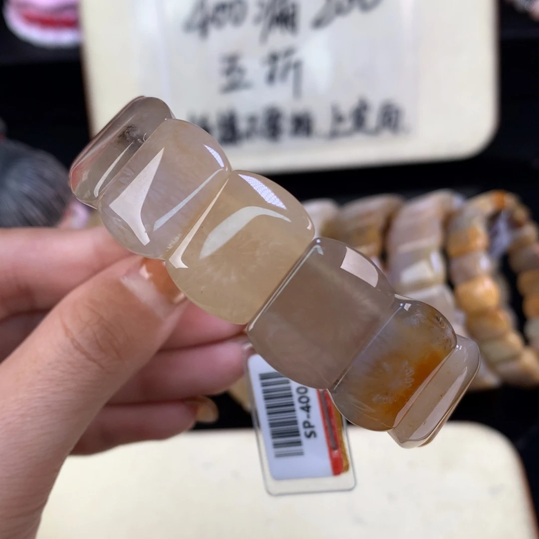 硅化珊瑚（珊瑚玉）未镶嵌颈饰五折漏价手牌（72号）