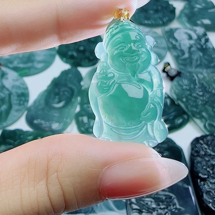 翡翠未镶嵌颈饰多样性发货天然的A货翡翠