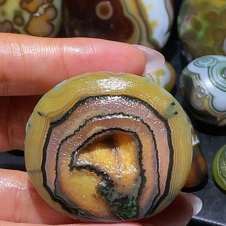 玛瑙/玉髓未镶嵌珠宝奇石72