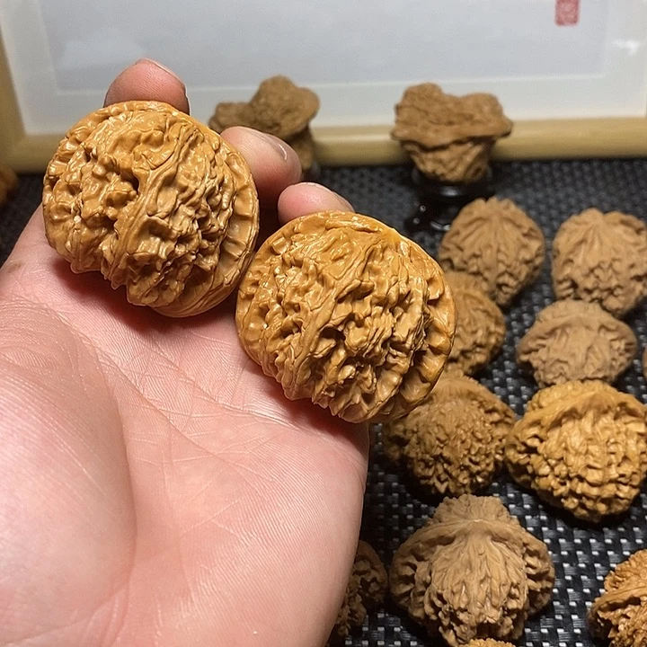 47尺白狮子文玩把件0889