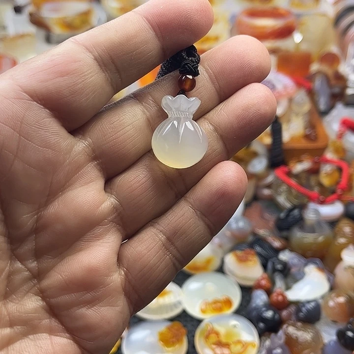 玛瑙/玉髓未镶嵌颈饰