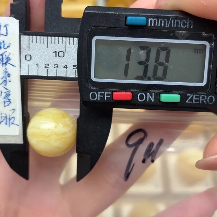 未镶嵌蜜蜡裸石明**好蜜蜡