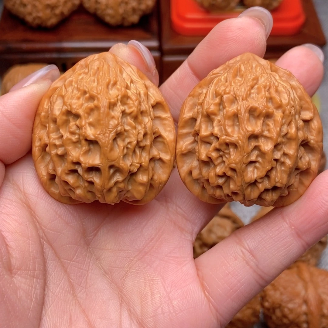 文玩核桃把件毕业金牛39全品