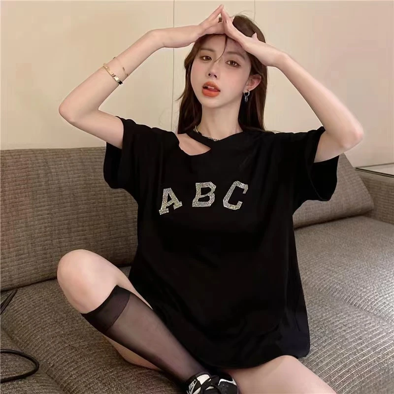 2025新款法式洋气露肩高档字母烫钻宽松显瘦挂脖辣妹上衣T恤女夏