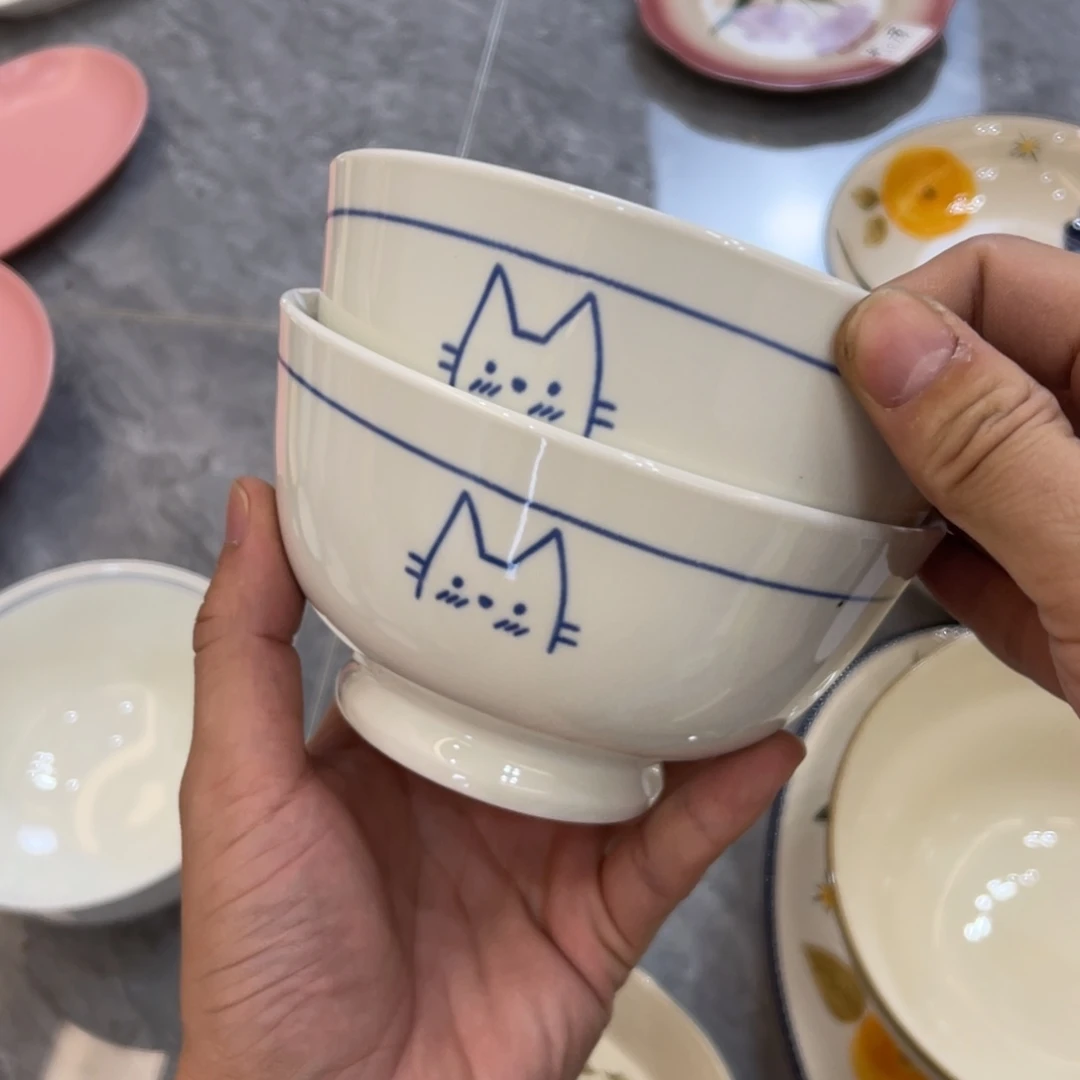 陶瓷微瑕餐具介意勿拍，满18飞！