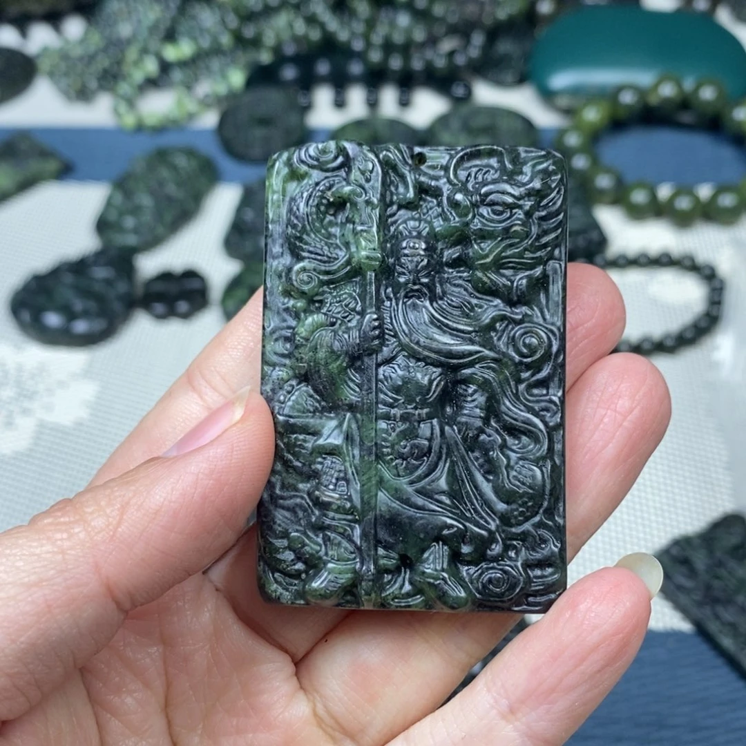 知***乐蛇纹石玉未镶嵌颈饰