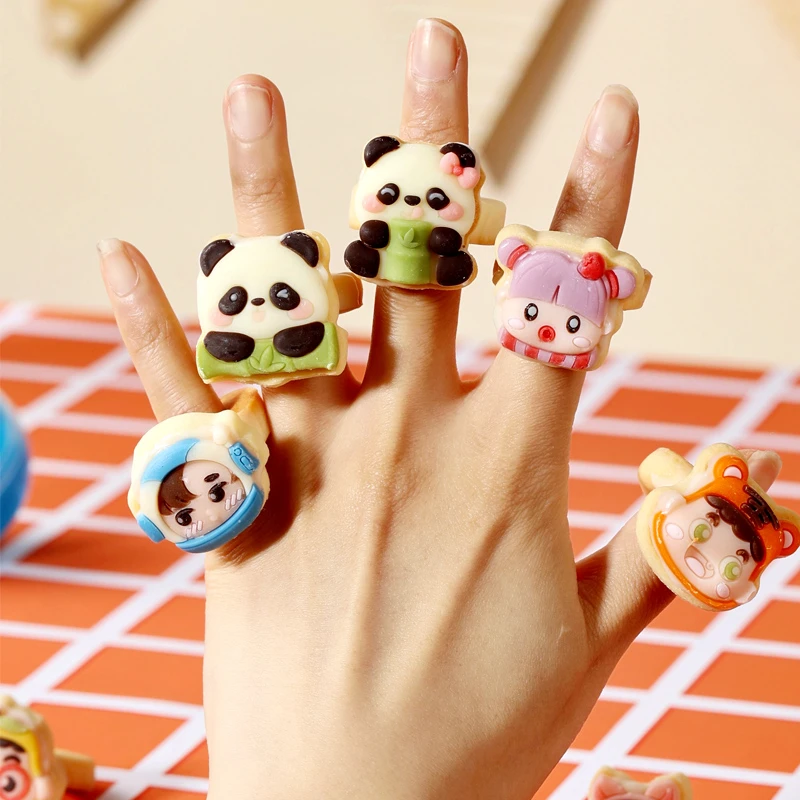 菓然匠子圣诞节礼物纯脂巧克力戒指黄油曲奇饼干生日礼物扭蛋机