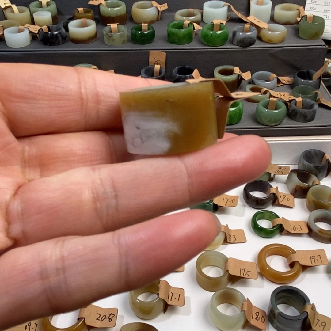 和田玉（糖玉）未镶嵌戒指