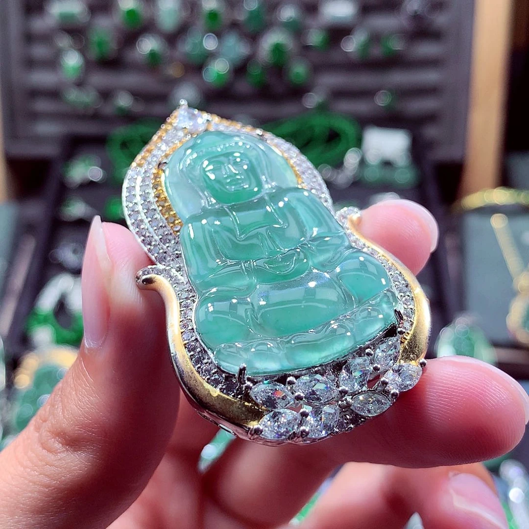 翡翠未镶嵌颈饰挂件