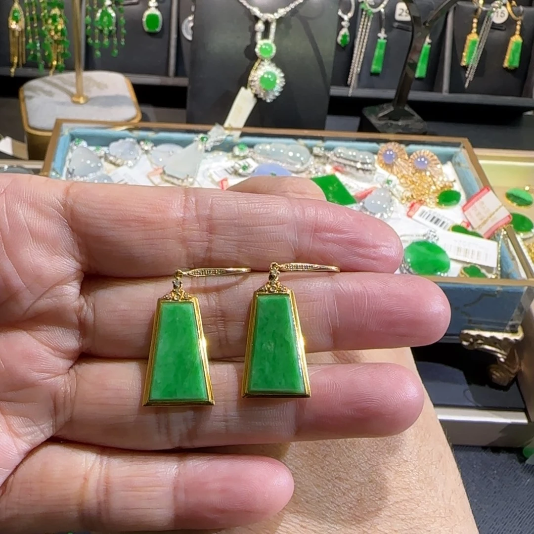 翡翠18K金镶嵌颈饰耳钩