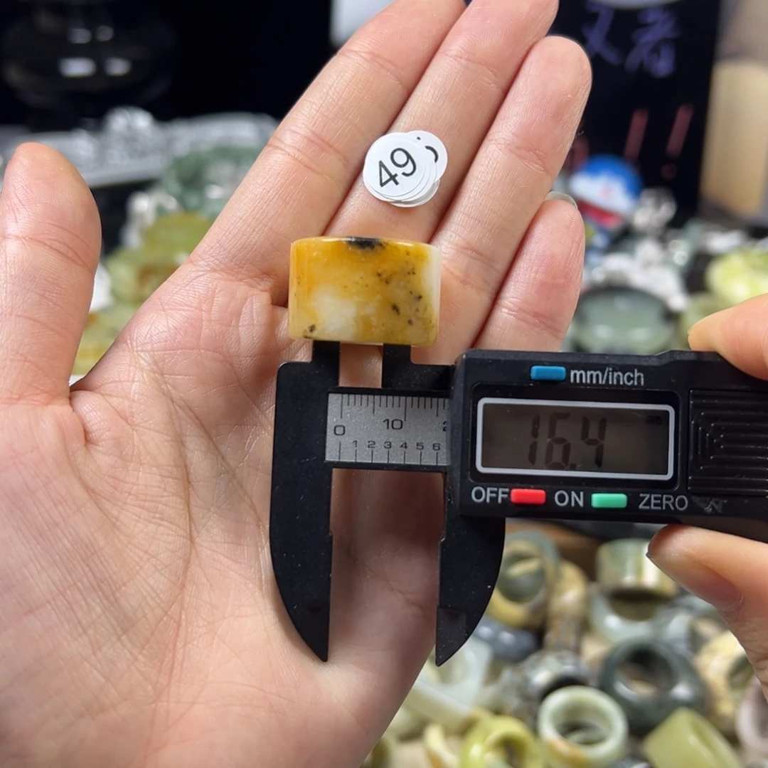 蛇纹石玉未镶嵌戒指
