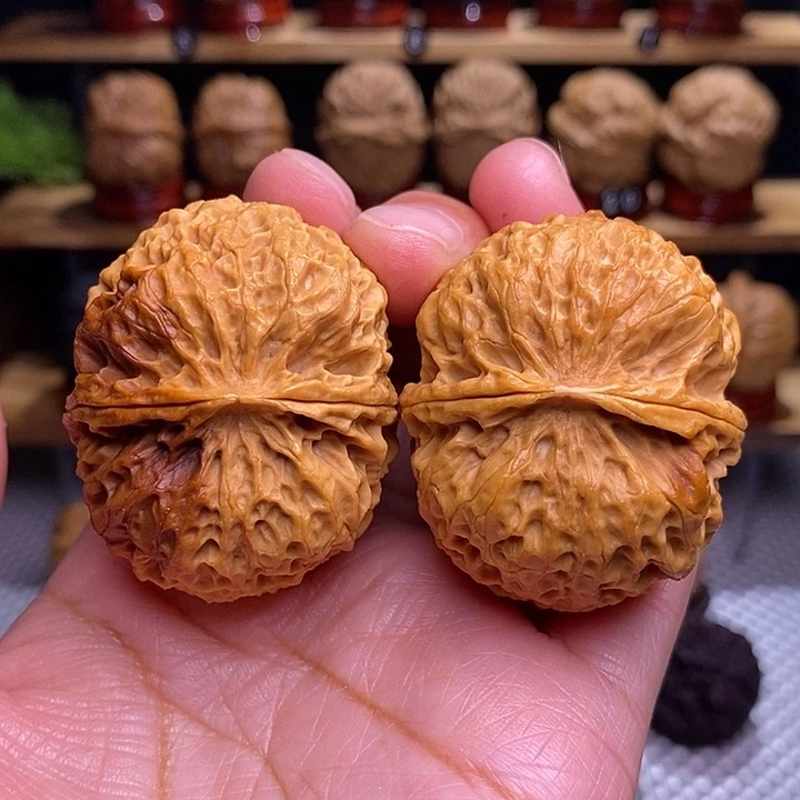 文玩核桃吊坠臻龙绣球21