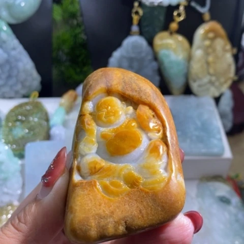 【闪购商品】颈饰未镶嵌翡翠佛