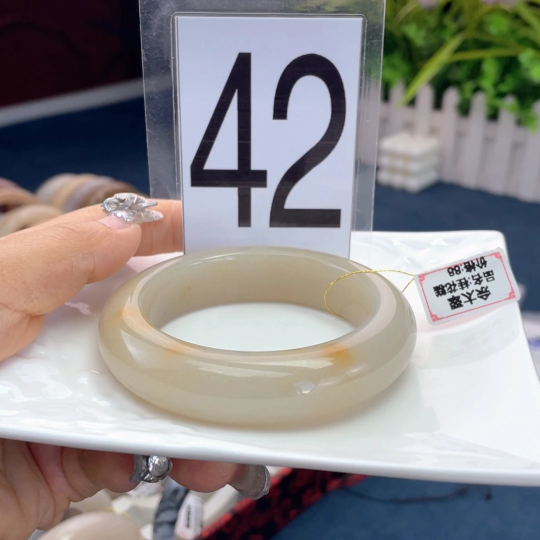 石英岩玉手镯未镶嵌