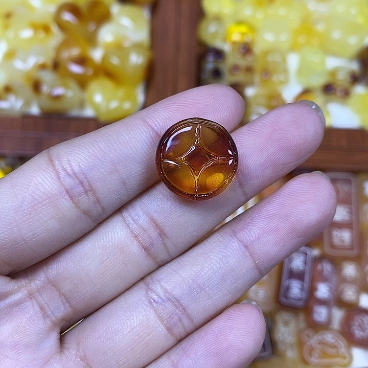 吊坠橄榄核钱币20