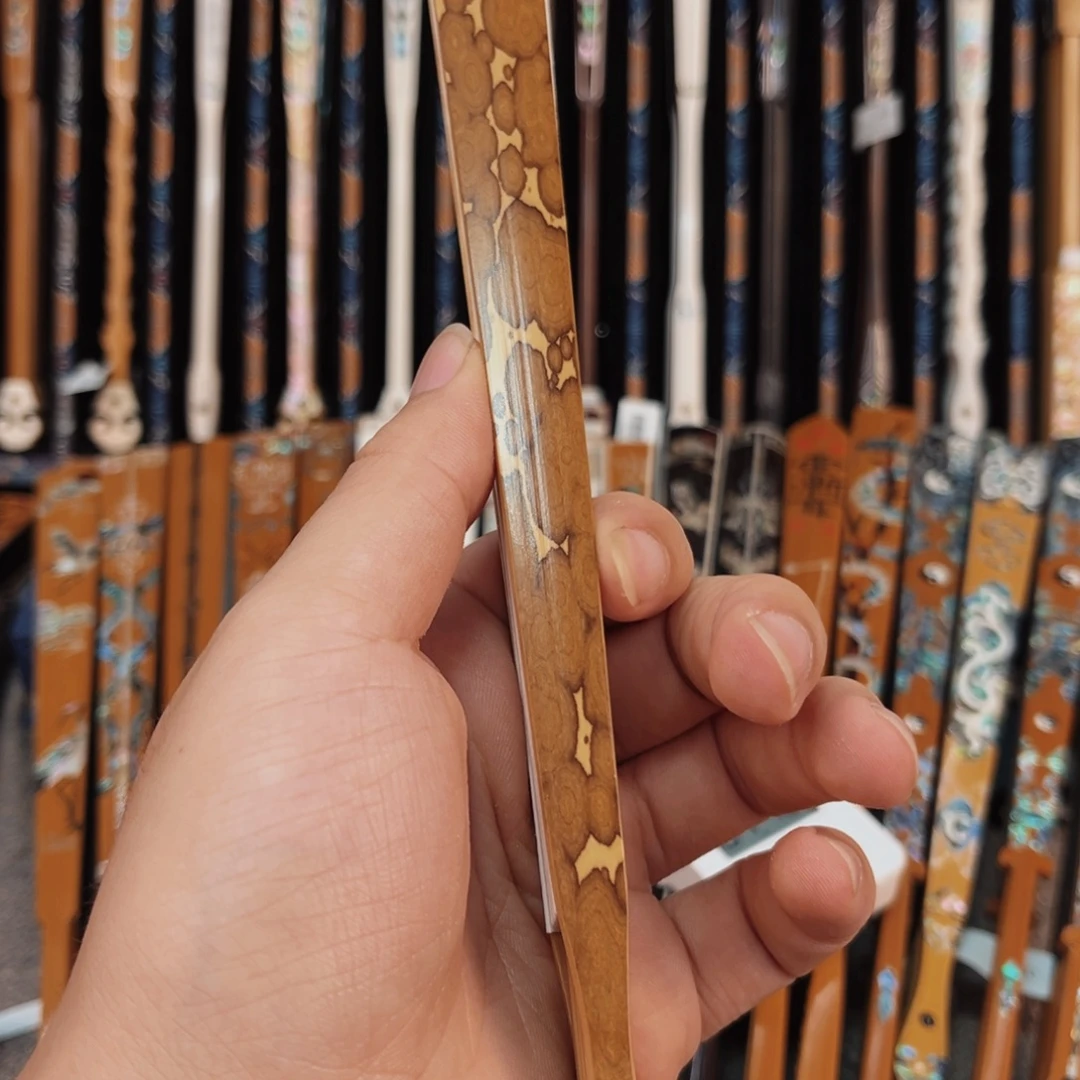 邓***平扇子纯手工制作工艺精湛