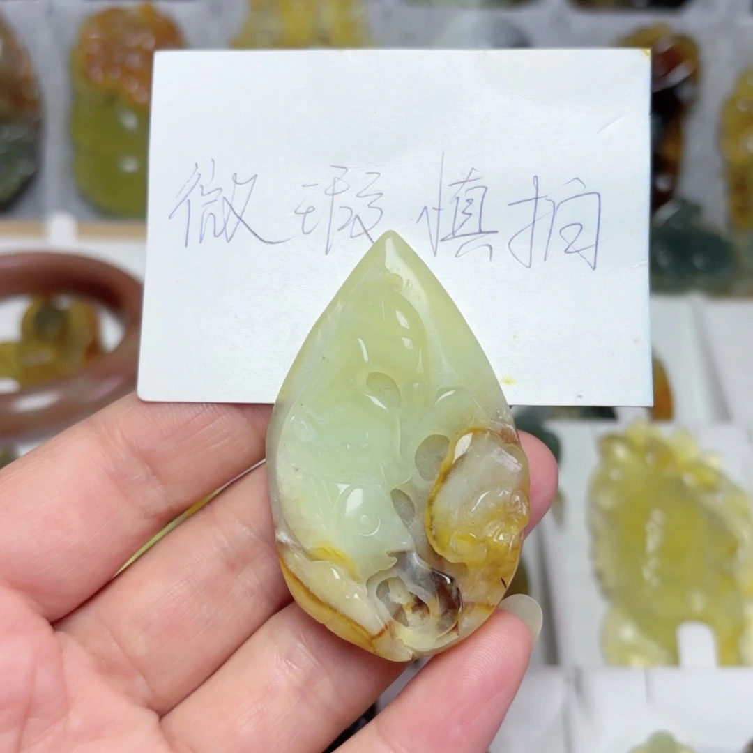 未镶嵌蛇纹石玉吊坠(不含链)