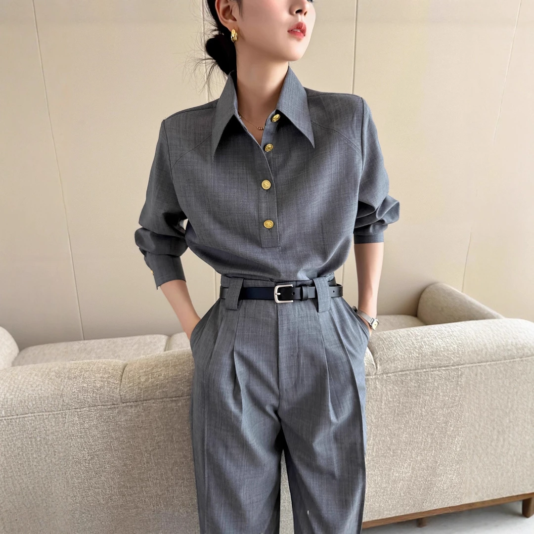 2025秋季穿搭一整套高级感小洋装气场强大女装灰色衬衫西装裤套装