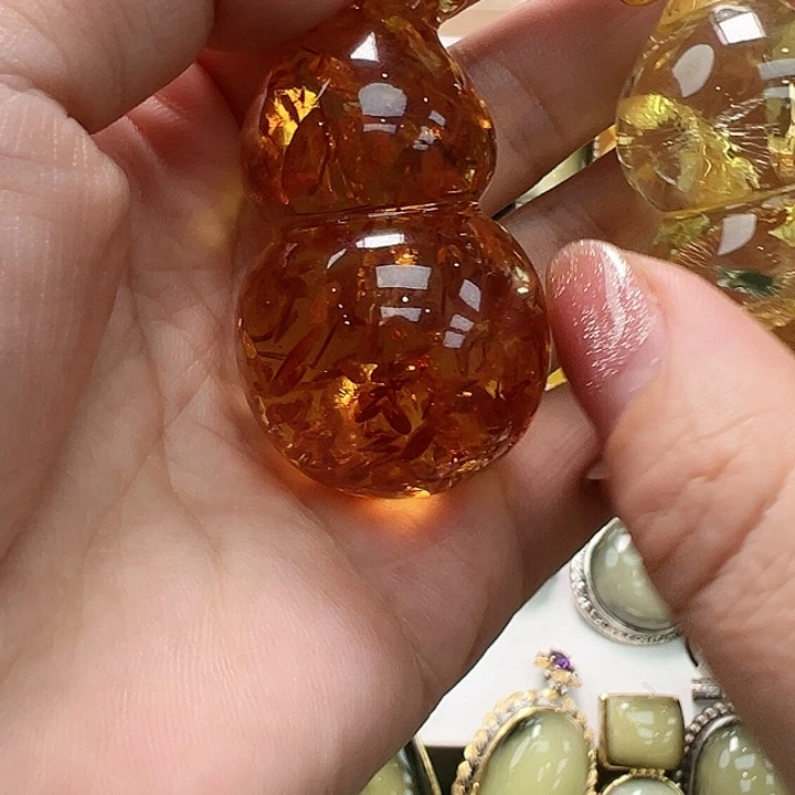 琥珀未镶嵌珠宝奇石小*猪