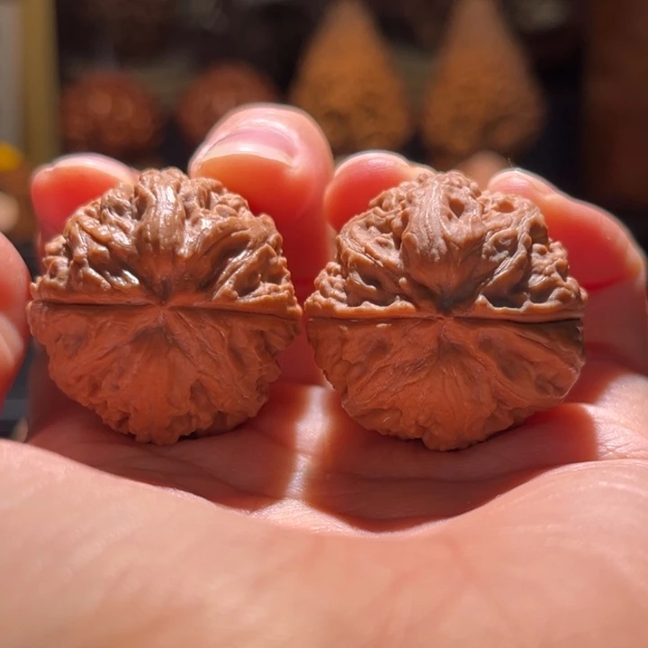 文玩核桃吊坠鸽子蛋90