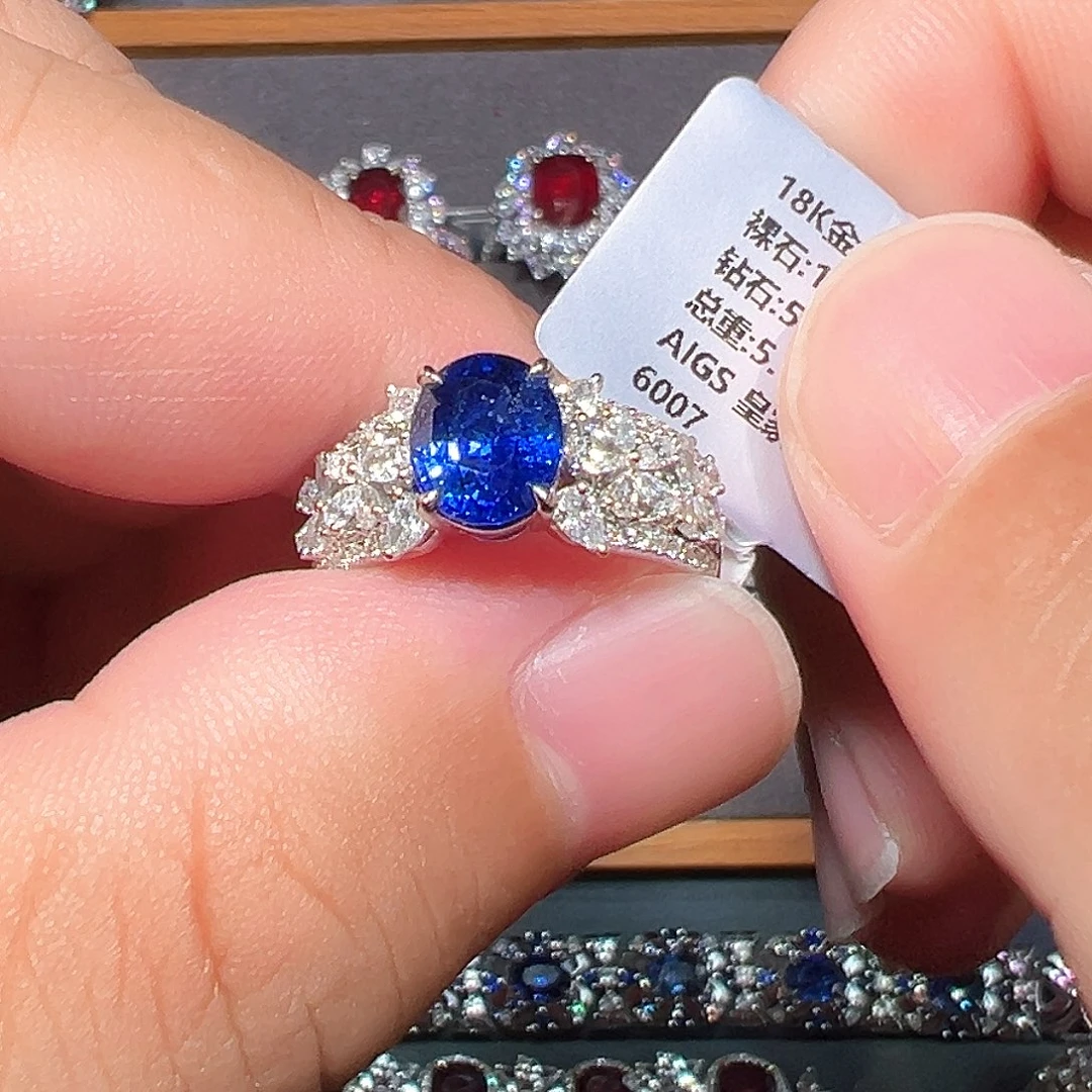 戒指蓝宝石18K金镶嵌