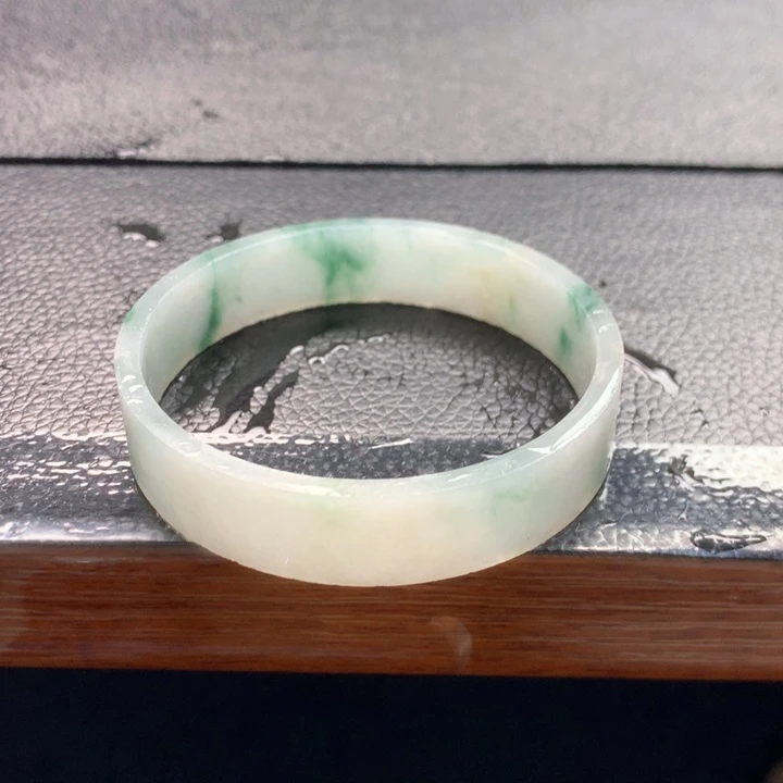 定制翡翠未镶嵌镯子