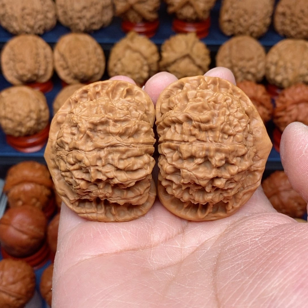 把件文玩核桃手捻麒麟纹