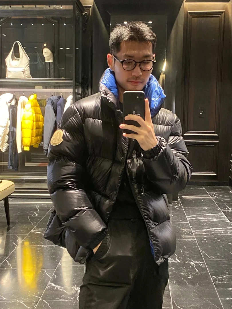 全新未使用 MONCLER 盟可睐 Dervox系列黑色短款立领蓝胖子羽绒服