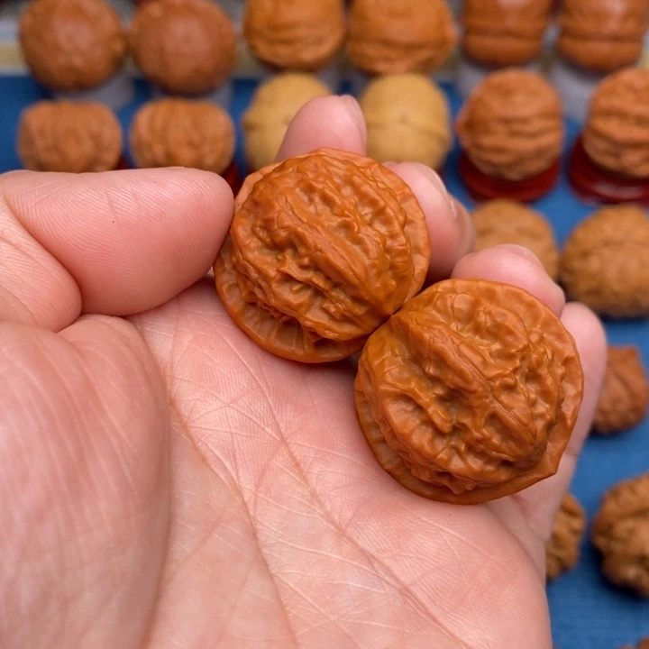 文玩核桃把件蝴蝶龙脊