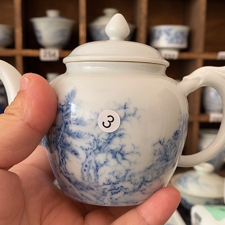 居*釉下青花瓷器微瑕壶