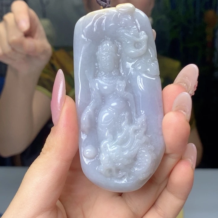 翡翠挂件未镶嵌翡翠