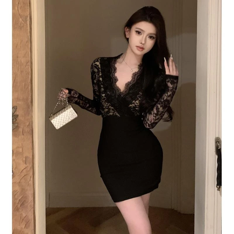 法式赫本风气质名媛蕾丝长袖收腰连衣裙女性感紧身包臀短裙打底裙