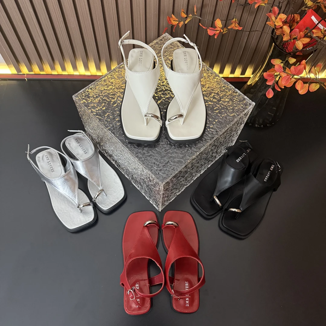 2025夏季小众时尚简约百搭舒适女款外穿透气厚底休闲复古坡跟凉鞋