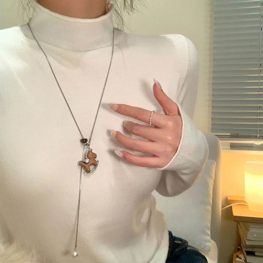 钛钢项链 秋冬气质复古木质抽拉小马毛衣链女时髦轻奢颈链项链