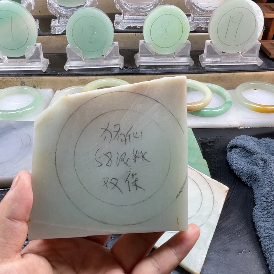 【闪购商品】定制石英质玉猪*加工定制